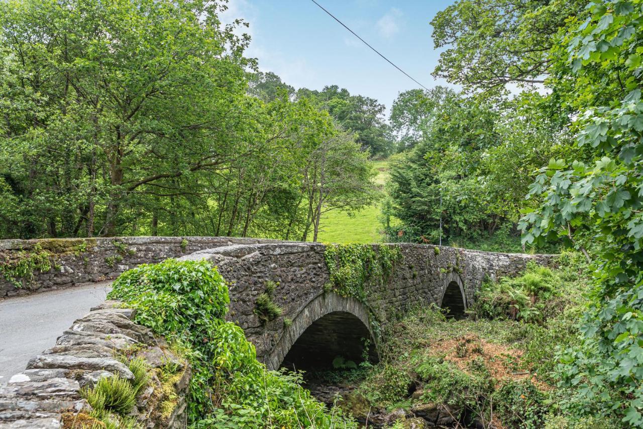 Villa Waedog Bach Llanfor Exterior foto