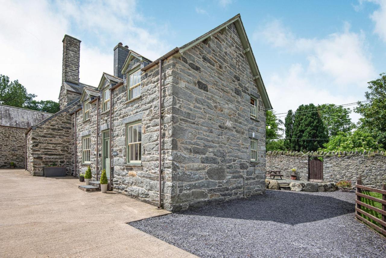 Villa Waedog Bach Llanfor Exterior foto